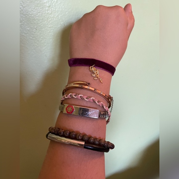 Eclectic 13 Piece Bracelet Bundle - Picture 11 of 16